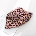 Cappello bucket in peluche con stampa leopardata rosa in ecopelliccia invernale - Regolabile (56-58cm) / Leopardo Rosa