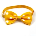 Dettaglio di un farfallino giallo a pois per animali con cinturino regolabile - Giallo a Pois Bianchi