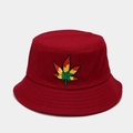 Détail du chapeau bob en toile rouge foncé avec broderie de feuille en dégradé - M (56-58cm) / Bordeaux