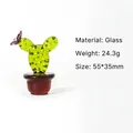 Miniatuur glazen cactus beeldje met gele stippen en een paarse vlinder detail - Cactus Stijl 7 / Groen met Vlinder