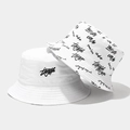 Dettaglio di cappelli a secchiello in cotone bianco con ricamo Thug Life e stile graffiti - M (56-58cm) / Bianco (Design Reversibile - Ricamo/Stampa All-Over)