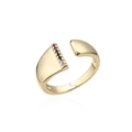 Nahaufnahme des vergoldeten verstellbaren Rings mit bunten Micro-Pave-Kristallen - Einstellbar Offen / Buchstabe I