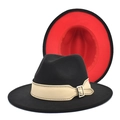 Detail eines Fedora-Hutes mit roter Krempenunterseite und beigem Lederband mit Schnalle - M (56-58cm) / Schwarz + Rot