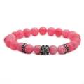 Bracciale in agata rosa opaca da 8mm con ciondolo a teschio argentato e perline in metallo - 19cm / Rosa/Argento