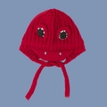 Detail van rode dinosaurus gebreide babymuts met cartoonogen en kinbandjes voor de winter - Rood