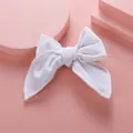 Barrette à cheveux élégante en velours blanc avec un design doux en queue d'aronde - Blanc