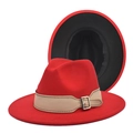 Dettaglio cappello fedora rosso con fascia in pelle crema e fibbia in metallo argento - M (56-58cm) / Rosso + Nero