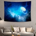 Dettaglio di un arazzo natalizio festivo con Babbo Natale su una parete grigia - 150x130cm / Cielo Lunare Blu Profondo