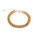 Dettaglio del bracciale dorato con smalto arancione e ciondolo a goccia regolabile - Bracciale in smalto arancione