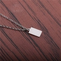 Collier avec pendentif barre rectangulaire en acier poli sur chaîne O sur fond bois - Argent (SSN0079)
