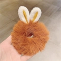 Elastico per capelli in peluche marrone con orecchie di coniglio bianche e dettagli oro - Orecchie da Coniglio Donut-Caffè