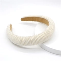 Cerchietto barocco imbottito con perle bianche fitte e fodera in velluto marrone - Stile perla a righe / Bianco