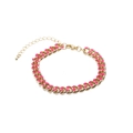 Dettaglio del bracciale a catena cubana dorata con smalto rosa e chiusura a moschettone - Bracciale in smalto rosso