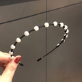 Elegante cerchietto sottile in metallo nero con perle bianche da donna stile minimalista - Perla Di Bambù Nera