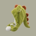 Simpatico cappello da dinosauro in peluche verde con paraorecchie e spine decorative - M (56-58cm) / Verde