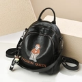 Mochila moderna de cuero sintético negro con diseño bordado de osito de dibujos - Bordado de Oso de Dibujos Animados (Estilo 3)