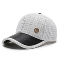 Cappellino da baseball in tweed nero e similpelle con emblema R dorato da donna - Regolabile / Bianco