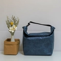 Wasserdichte blaue Tyvek-Lunchtasche mit Griff und braunem Aufbewahrungsbeutel - Dunkelblau