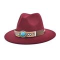 Dettaglio del cappello fedora bordeaux con fascia etnica e pietra turchese centrale - M (56-58cm) / Borgogna