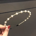 Elegante cerchietto con perle e cordoncino intrecciato beige per un look vintage chic - Perla Di Bambù Oro