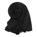 Détail du hijab en coton mercerisé noir doux avec une texture élégante pliée en spirale - Noir