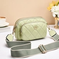 Bolso bandolera pequeño acolchado verde con doble cremallera y correa ancha ajustable - Verde