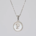 Collar de acero inoxidable plateado con colgante redondo de nácar y letra P - Plata - Letra P (Con Cadena)