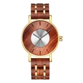Reloj de madera y aleación dorada con grano natural marrón rojizo y pulsera metálica - Sándalo Rojo Dorado