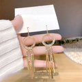 Eleganti orecchini a nappa dorati con cristalli e lunghe frange metalliche lisce - Frangia a Colonna Semicircolare Oro (E0062 Oro)