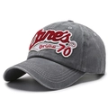 Berretto da baseball vintage grigio scuro in cotone lavato con logo rosso ricamato - Regolabile / Grigio