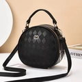 Elegante borsa a tracolla rotonda trapuntata nera con dettagli dorati e manico superiore - Nero