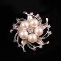Spilla vintage a fiore d'argento con perle bianche e cristallo lucido al centro - Fiore Radiante Argento (xz04-108B)
