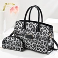 Ensemble sac cabas et pochette à imprimé léopard avec détails métalliques dorés - Léopard Noir