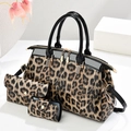 3-teiliges Set mit Handtasche, Clutch und Kartenhalter aus Lackleder mit Leopardenmuster - Khaki Leopard