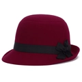 Cloche élégante en feutre de laine bordeaux avec un ruban noir pour femmes - Taille unique / Bordeaux
