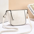 Bolso de hombro minimalista de cuero PU beige con ribete negro y gran capacidad - Blanco
