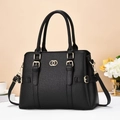 Sac fourre-tout élégant en cuir noir grainé avec anneaux dorés pour le travail - Noir