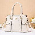 Sac fourre-tout élégant en cuir ivoire avec boucles dorées et bandoulière réglable chic - Blanc