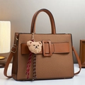 Sac sous le bras tressé marron vintage avec porte-clés ours et bandoulière réglable - Jaune Terre