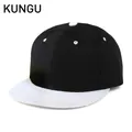 Dettaglio di un cappello da baseball in twill nero con visiera piatta e bottone bianchi - Regolabile / Nero con Tesa Bianca