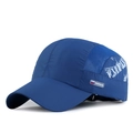 Donkerblauwe sneldrogende sport honkbalpet met ademend gaas en Russische vlag label - Donkerblauw