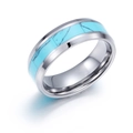 Anillo de tungsteno plateado pulido con banda de turquesa incrustada y textura de mármol - Talla 7