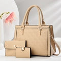 Detailansicht beige geprägte Ledertasche, Brieftasche und kleines Taschenset - Khaki
