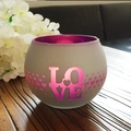 Mosaik-Kerzenhalter aus Glas in Mattgrau mit lila Innenfutter und LOVE-Herz-Muster - Rosa Galvaniertes LOVE