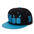 Cappellino snapback a tesa piatta nero e azzurro con ricamo MOO e corna in rilievo - Adulto 56-60cm / Tesa Blu Lago e Nero