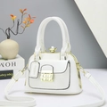 Bolso de mano blanco en cuero Saffiano con cierre de gema dorada y bandolera - Blanco