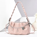 Modische rosa Handtasche mit Faltenoptik Silberkette und gewebtem Tragegriff - Rosa