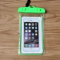 Fluoreszierende grüne wasserdichte Handyhülle mit transparentem PVC und Kordel - Leuchtend Grün