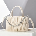 Elegante borsa a mano a nuvola plissettata bianco crema con catena e tracolla - crema