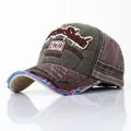 Dunkelgrüne und weinrote 1969 Baseballkappe im Distressed-Look mit Super Shark Stickerei - Verstellbar / Armeegrün/Braun Patchwork